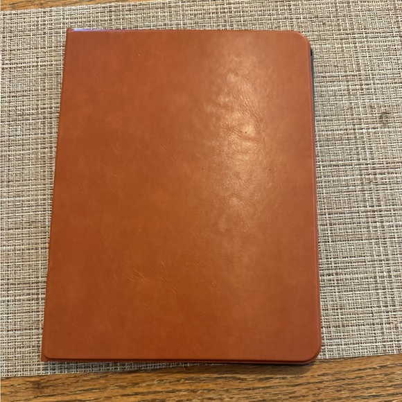 iPad 10.2” Padffolio case with Pen Holder - Picture 2 of 5